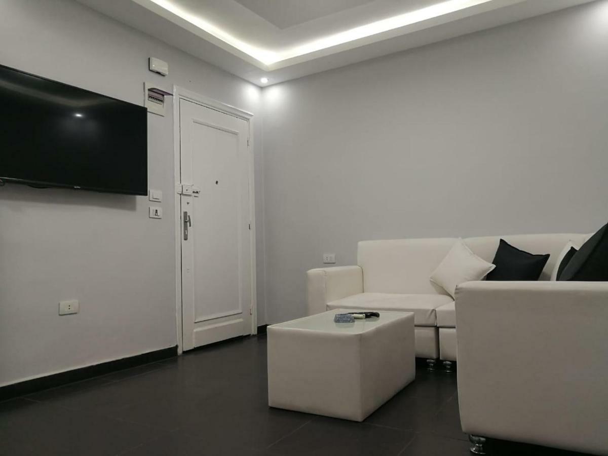 Lovely Apartment With Side Sea View Located In The Heart Of The อเล็กซานเดรีย ภายนอก รูปภาพ
